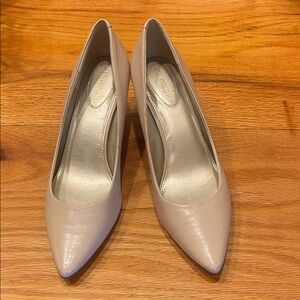 Women's Nude Leather Pumps